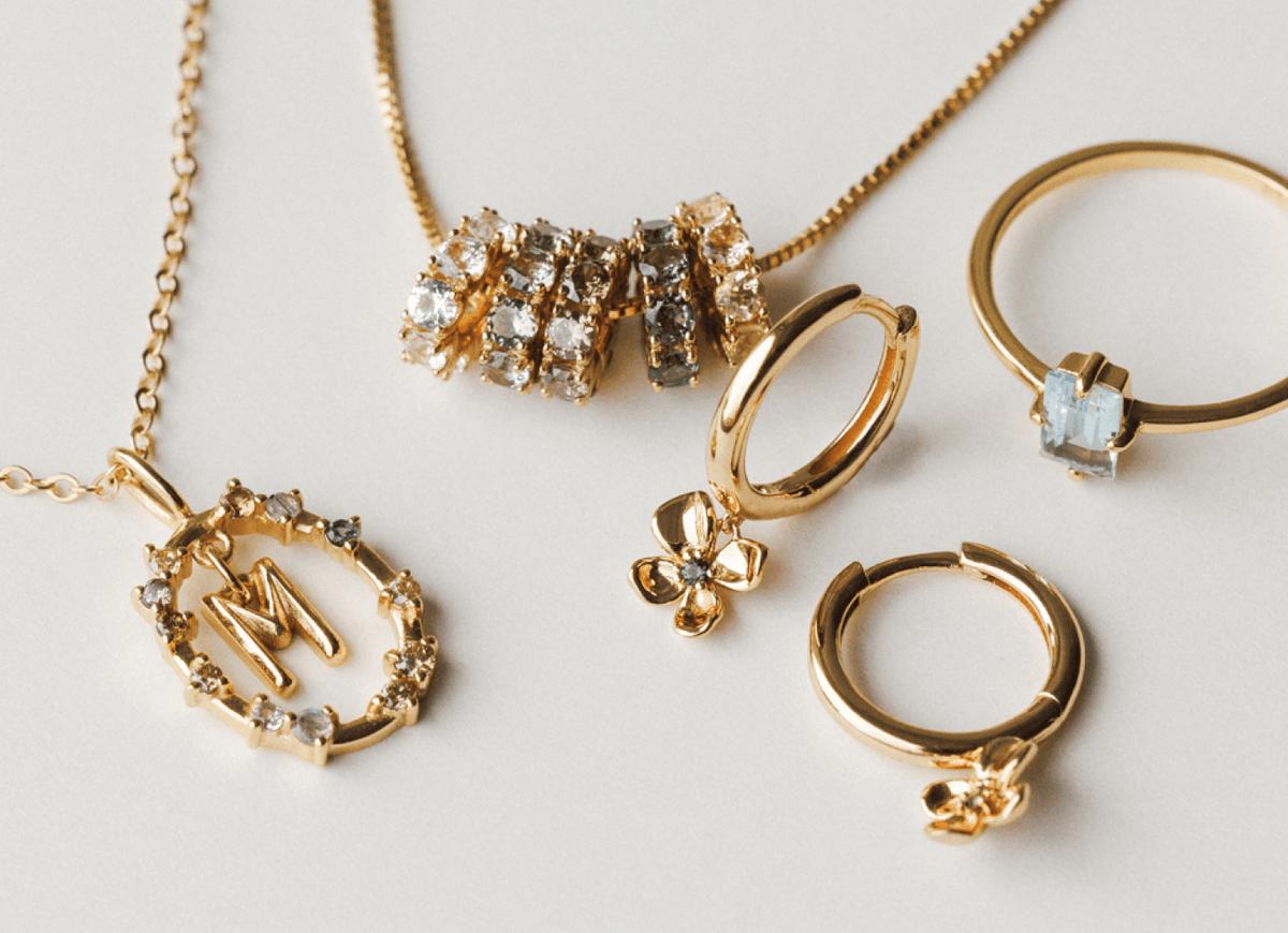 The Best Graduation Gift Jewelry: Meaningful & Personalized Pieces | GLDN
